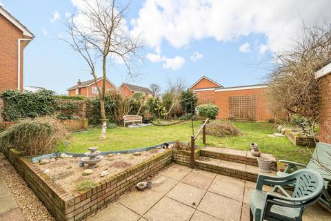 3 Cottage Grounds, Stone, Aylesbury, HP17 8NQ