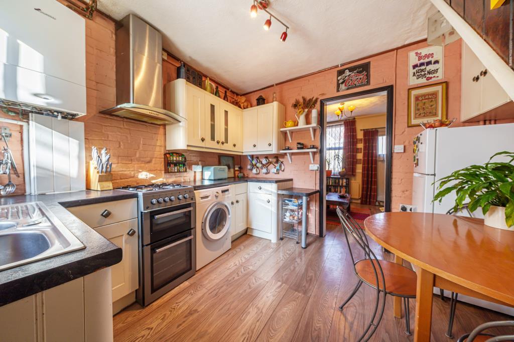 Kitchen/Dining