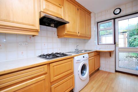 4 bedroom semi-detached house to rent, Lynwood, Guildford, Surrey, GU2