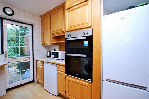 4 bedroom semi-detached house to rent, Lynwood, Guildford, Surrey, GU2