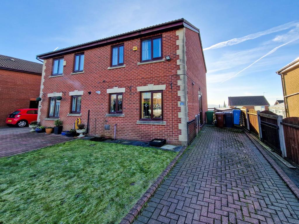 Locking Gate Rise, Oldham, OL4 3 bed semidetached house £210,000