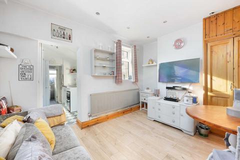136 Dawlish Road, London, E10 6QN