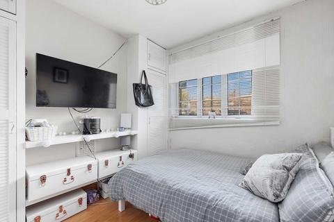 136 Dawlish Road, London, E10 6QN