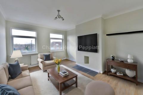 2 bedroom apartment for sale, Green Lanes, London, N13