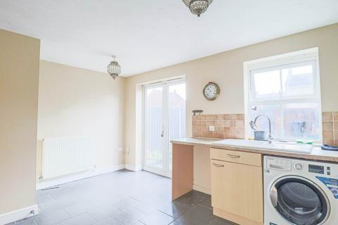 4 bedroom townhouse to rent, Badgers Way, Weston Super Mare