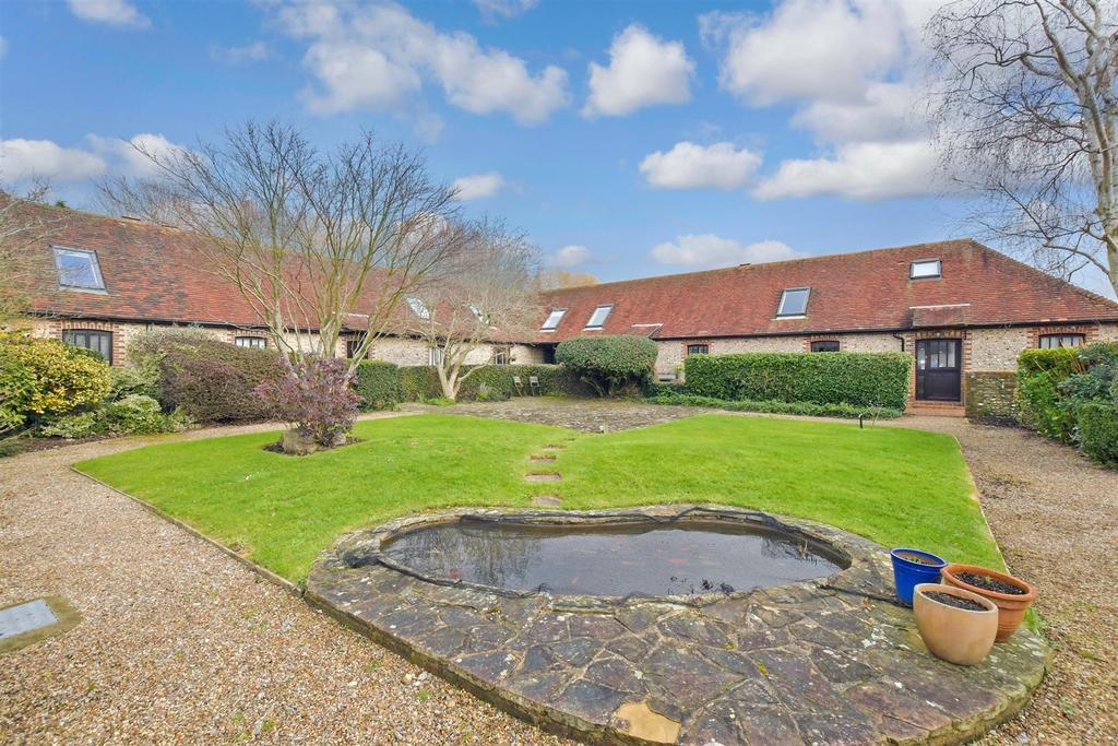 Saxon Meadow, Tangmere, Chichester... 3 bed barn conversion £300,000