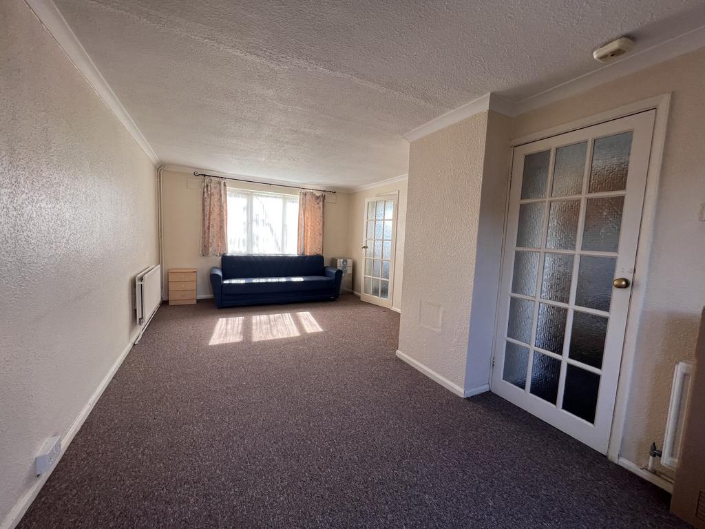 Campkin Road, Cambridge... 3 bed terraced house £1,500 pcm (£346 pw)