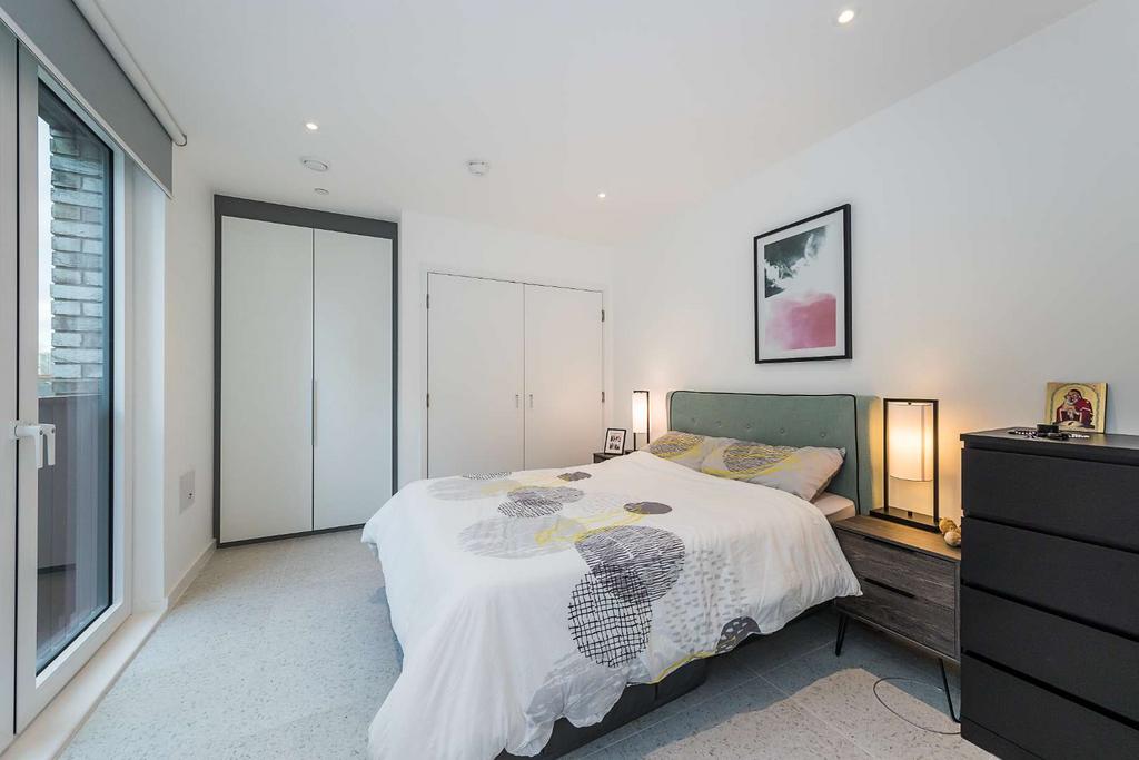 Apartment in Whitechapel - View 4