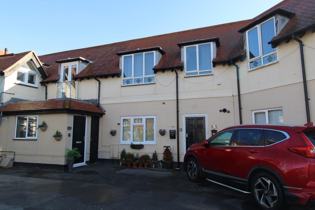 Barton Court Avenue, Barton On Sea BH25 2 bed flat £1,250 pcm (£288 pw)