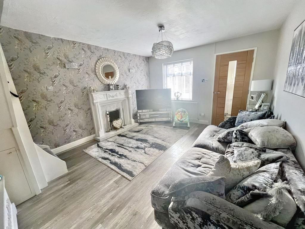 Pendlecroft Avenue, Swinton, M27 2 bed semidetached house for sale £