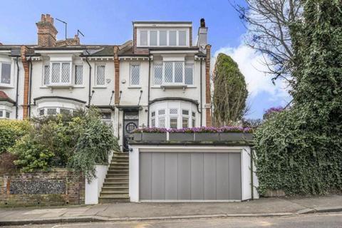 2 Hornsey Lane Gardens, London, N6 5PB