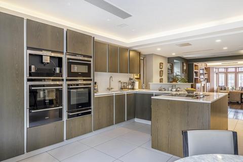 2 Hornsey Lane Gardens, London, N6 5PB
