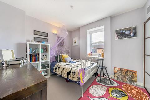 2 Hornsey Lane Gardens, London, N6 5PB