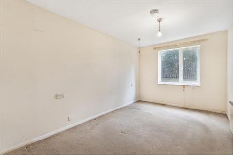 1 bedroom flat for sale, Walker Close, W7