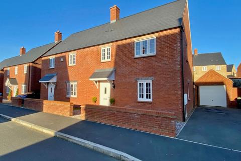 9 Setters Way, Roade, Northampton, NN7 2QQ