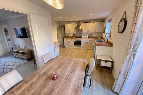9 Setters Way, Roade, Northampton, NN7 2QQ