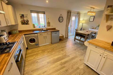 9 Setters Way, Roade, Northampton, NN7 2QQ