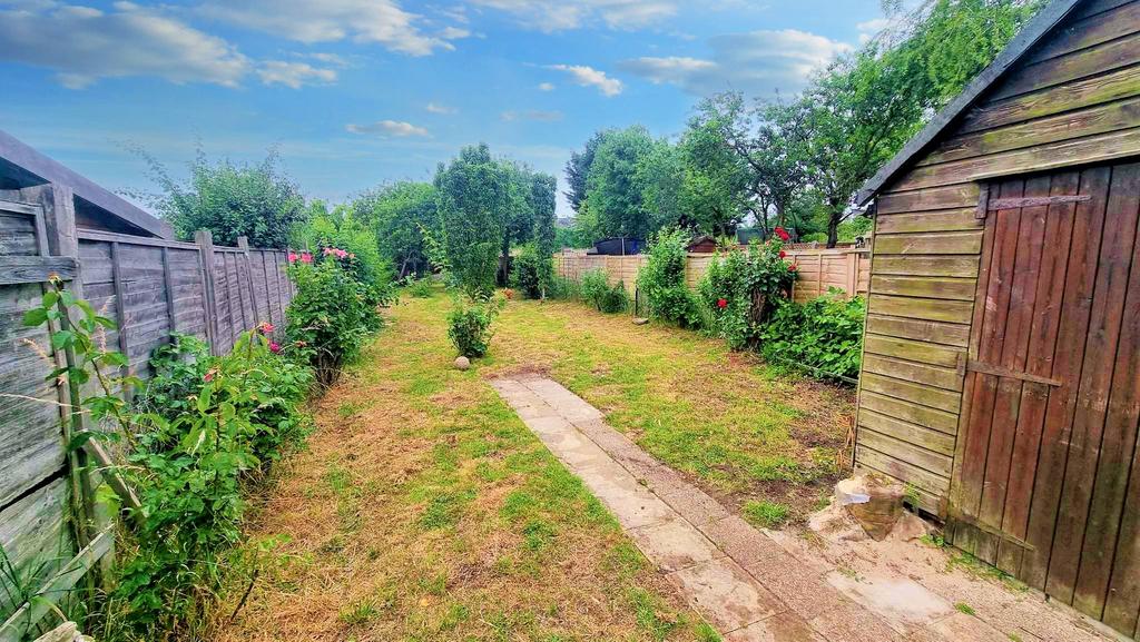 Wheatley Avenue, Braintree CM7 3 bed end of terrace house for sale £