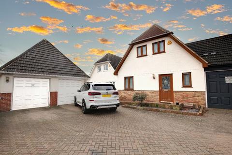 3 bedroom detached house for sale, Amelle Gardens, Harold Park