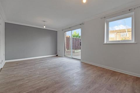 27 Baxter Close, Murdishaw, Runcorn, WA7 6HU
