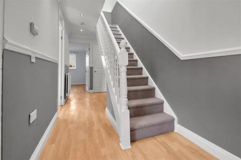 27 Baxter Close, Murdishaw, Runcorn, WA7 6HU