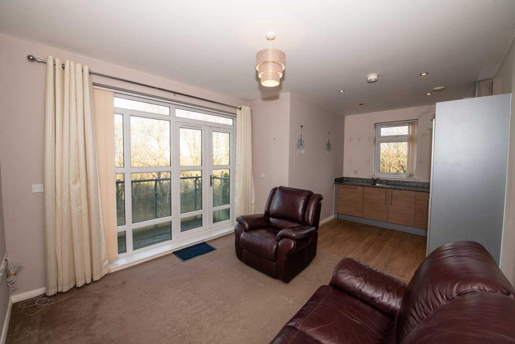 Shorecliffe Rise, Radcliffe 2 bed apartment £135,000