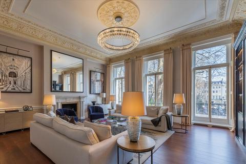 4 bedroom maisonette for sale, Ennismore Gardens, Knightsbridge, London, SW7