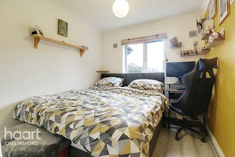 28 Earlsfield Drive, Chelmsford, CM2 6SX