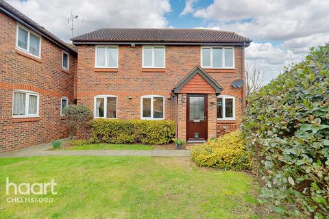 28 Earlsfield Drive, Chelmsford, CM2 6SX