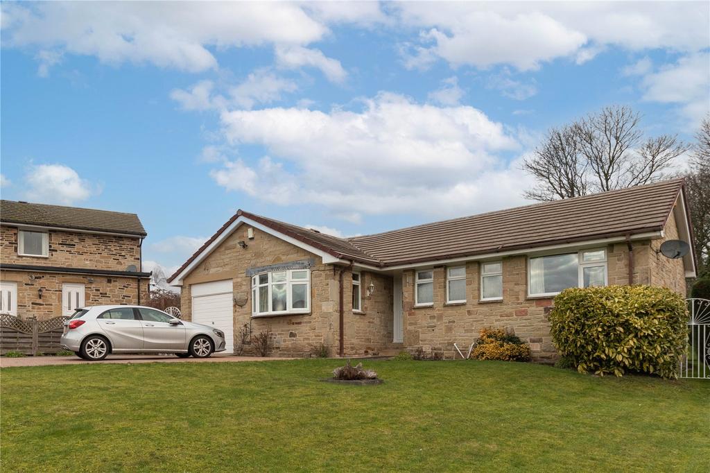 The Fairway, Fixby, Huddersfield, HD2 3 bed bungalow £399,950