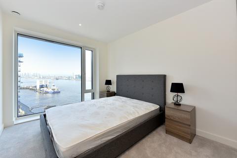 2 bedroom flat to rent - Deveraux House, Duke of Wellington Avenue, Woolwich, London SE18