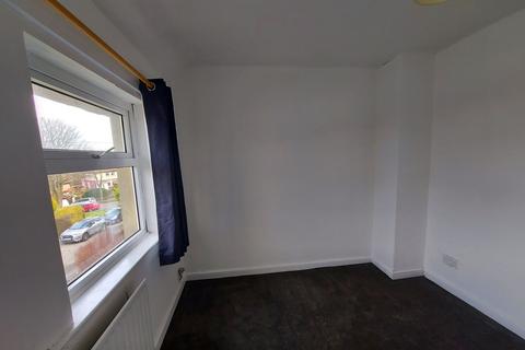 3 bedroom semi-detached house to rent, Ruskin Avenue, Bradford, BD9