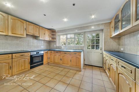 53 Kenilworth Gardens, London, SE18 3JB