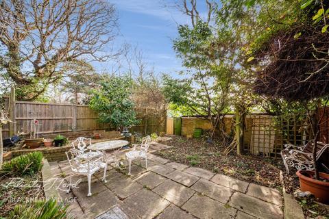 53 Kenilworth Gardens, London, SE18 3JB