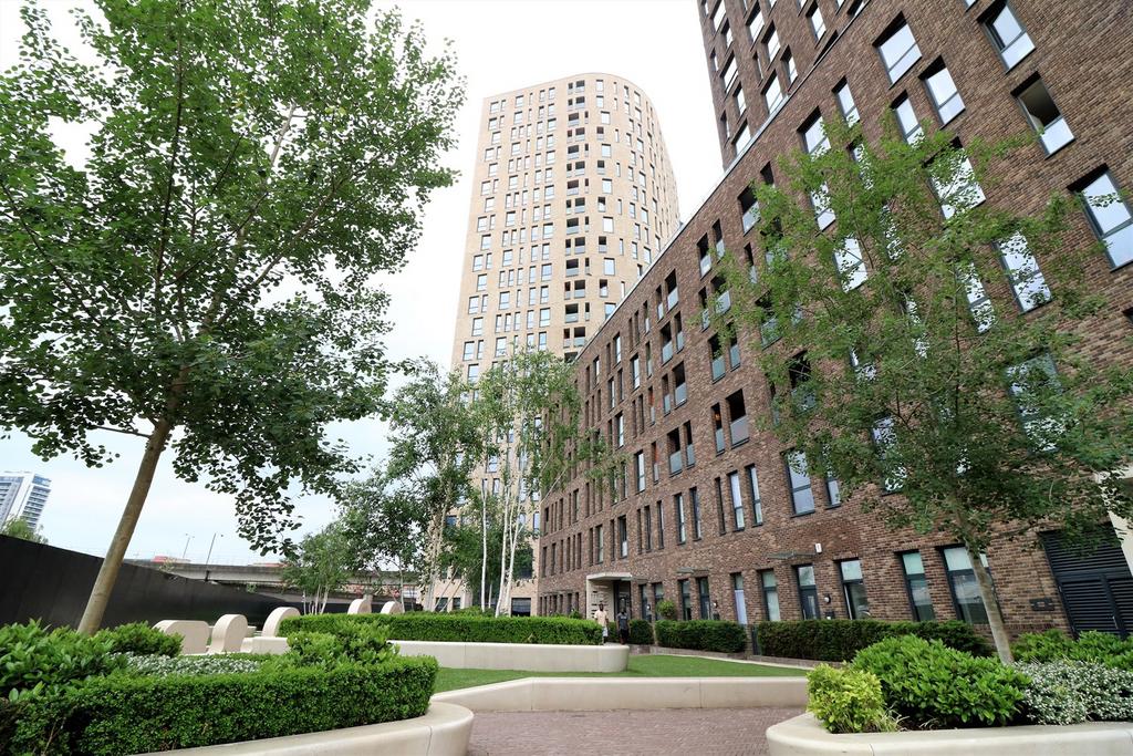 Williamsburg Plaza Blackwall 3 Bed Apartment 3 519 Pcm 812 Pw   Image 0 1024x1024 