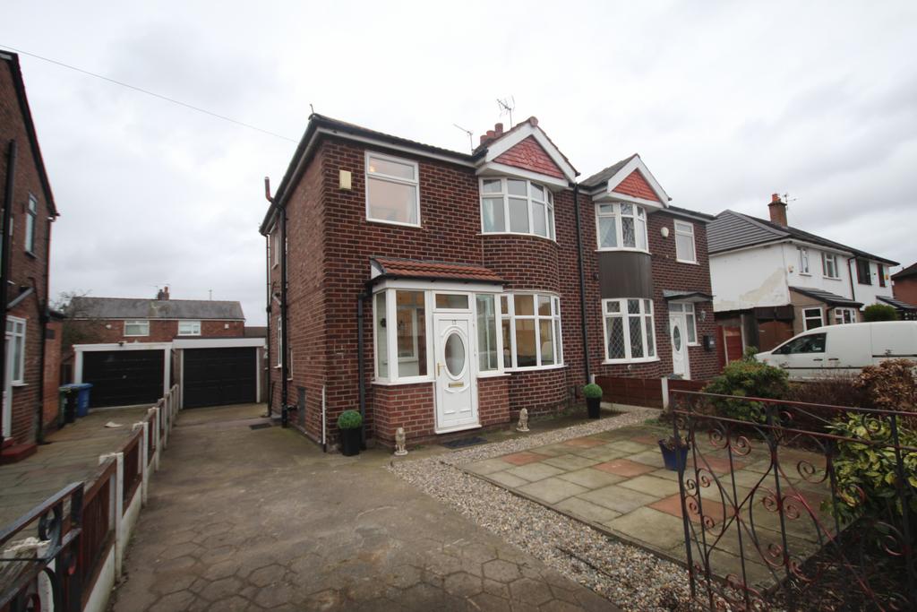 Leyburn Avenue, Stretford, M32 8DZ 3 bed semidetached house for sale