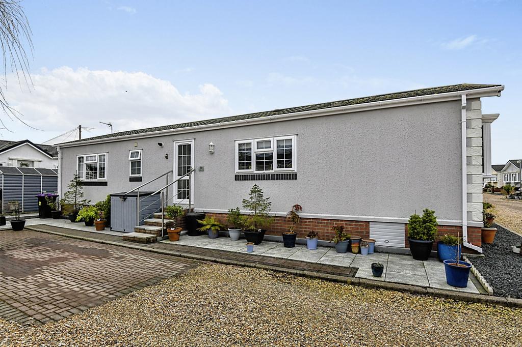 Gattington Park, Nr Coningsby... 2 bed park home £145,000