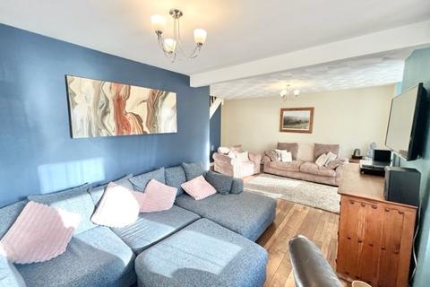 3 bedroom detached house for sale - Gorwydd Road, Gowerton, Swansea