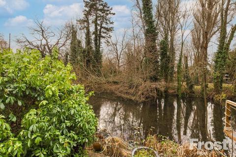 3 bedroom terraced house for sale, Oast House Close, Wraysbury, Berkshire, TW19