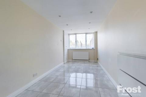 7 Oast House Close, Wraysbury, Staines-upon-thames, TW19 5BX