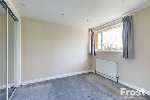 7 Oast House Close, Wraysbury, Staines-upon-thames, TW19 5BX