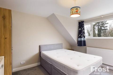 7 Oast House Close, Wraysbury, Staines-upon-thames, TW19 5BX