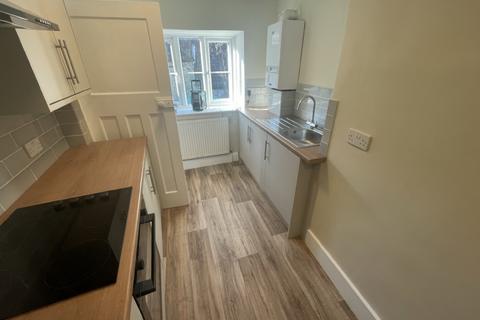2 bedroom flat to rent, Fore Street, Castle Cary