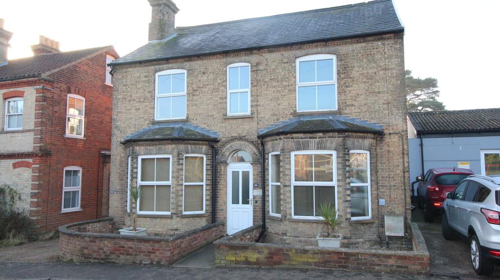 Saxmundham 3 bed semidetached house £875 pcm (£202 pw)