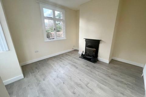 3 bedroom detached house to rent - Cecil Road, Hale, Altrincham, WA15 9NU