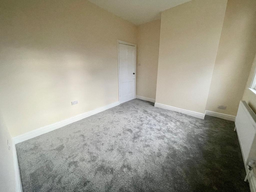 Bedroom 2 (overlooking Rear Garden)