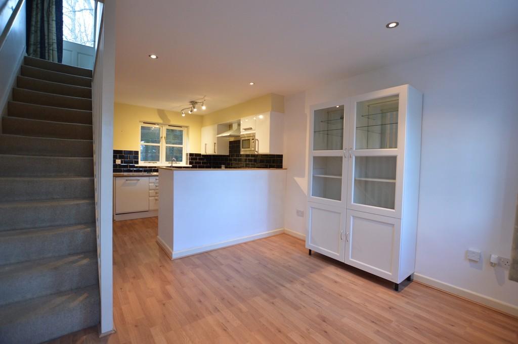 Dining room to kitchen