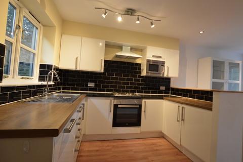 2 bedroom mews to rent, Grosvenor Road