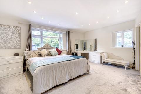 4 bedroom semi-detached house to rent - Lonsdale Road, Weybridge, KT13