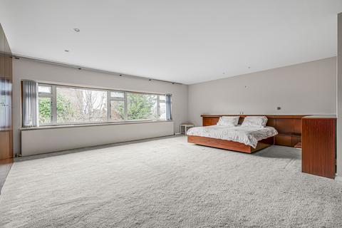 16 West Road, London, W5 2QL
